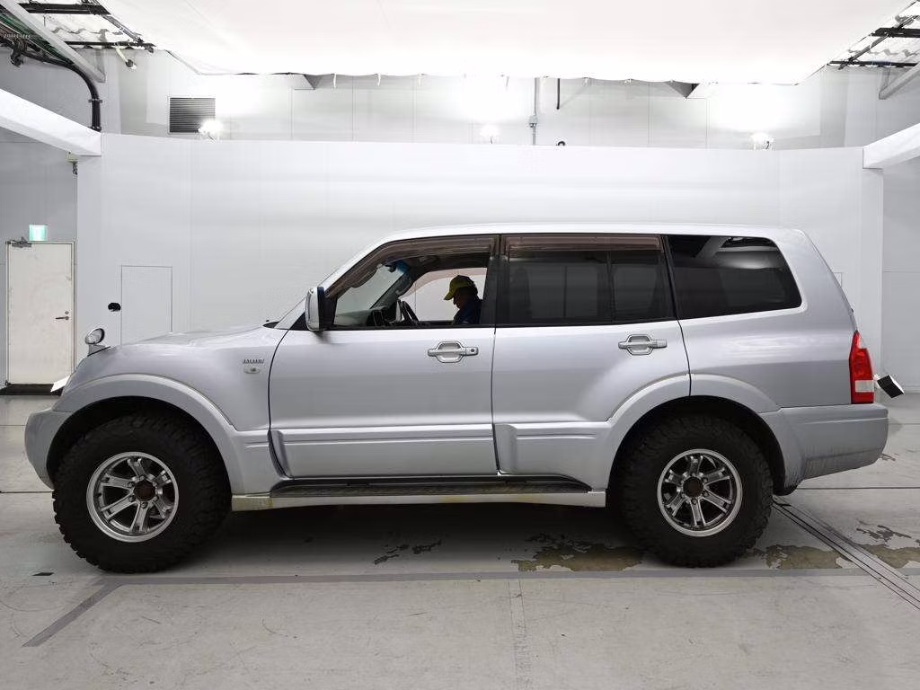 MITSUBISHI PAJERO