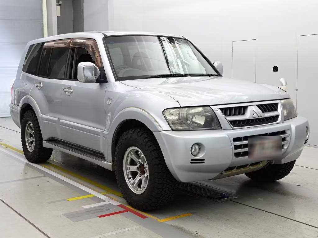 MITSUBISHI PAJERO