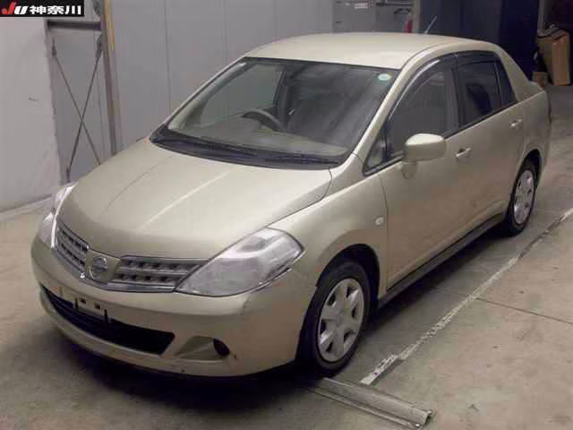 NISSAN TIIDA LATIO
