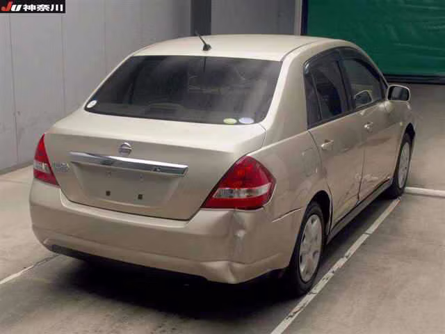 NISSAN TIIDA LATIO