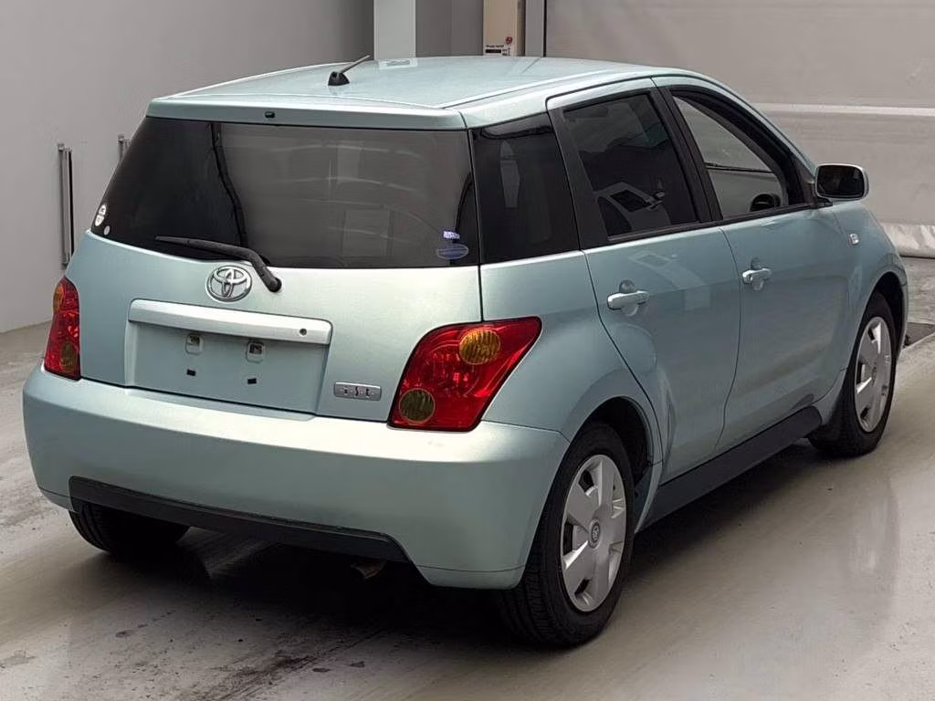 TOYOTA IST