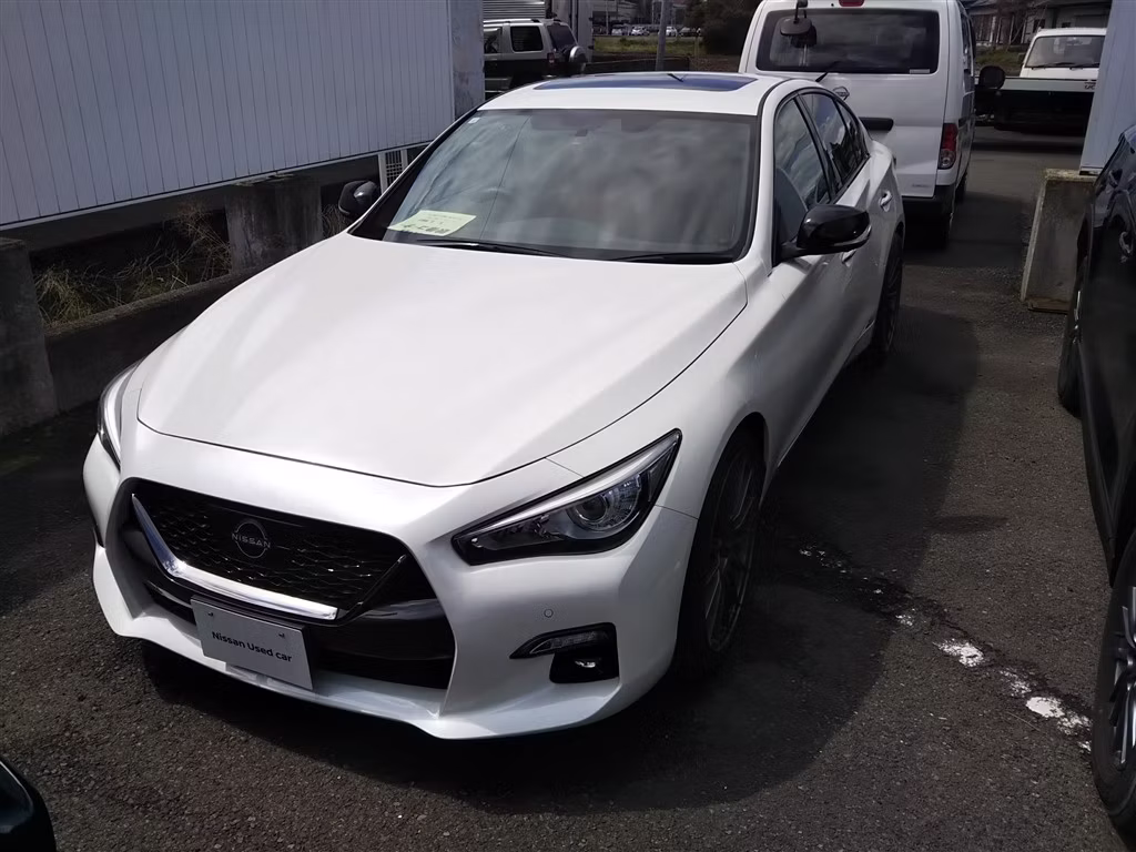 NISSAN SKYLINE