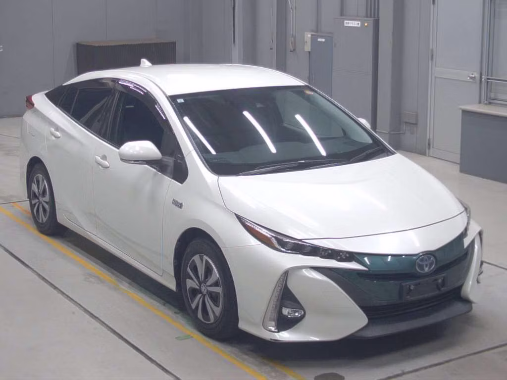 TOYOTA PRIUS PHV