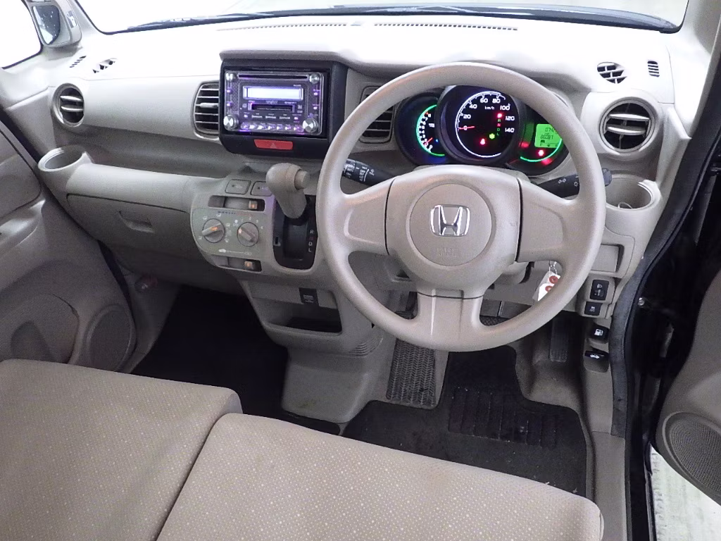 HONDA N-BOX+