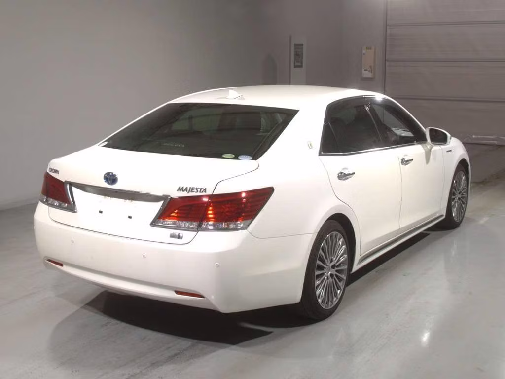 TOYOTA CROWN MAJESTA