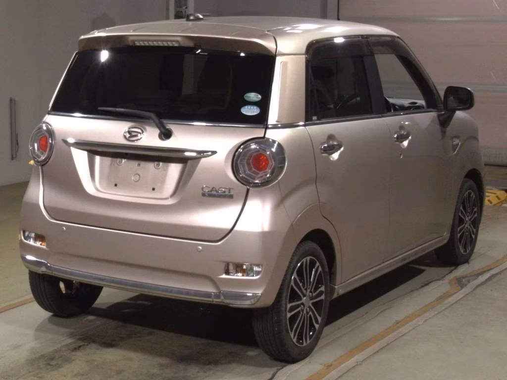 DAIHATSU CAST