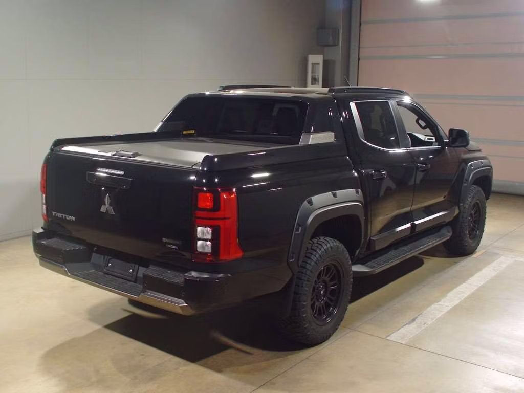MITSUBISHI TRITON