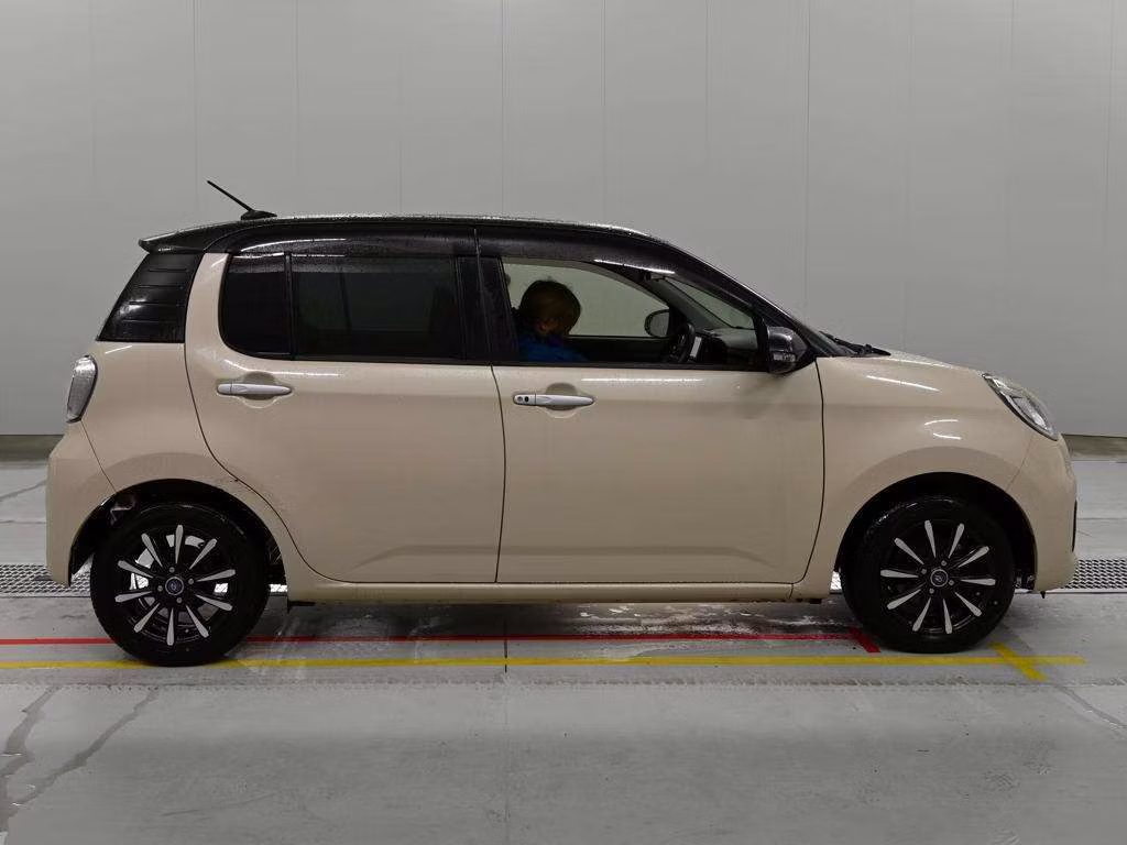 DAIHATSU BOON