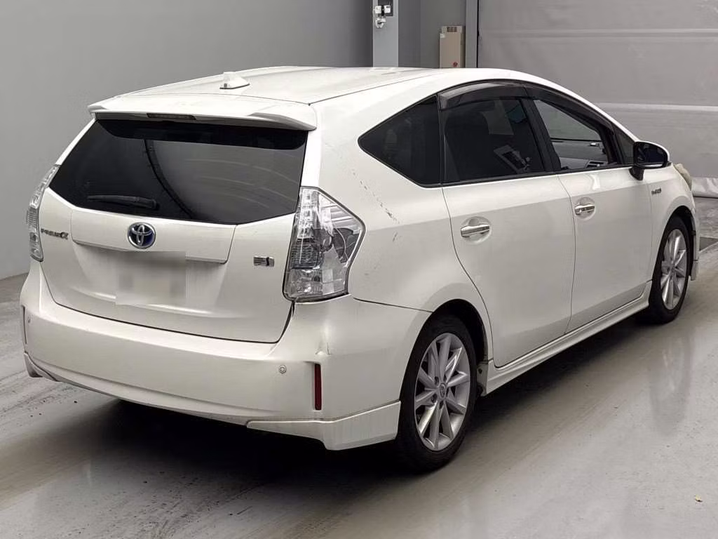 TOYOTA PRIUS ALPHA