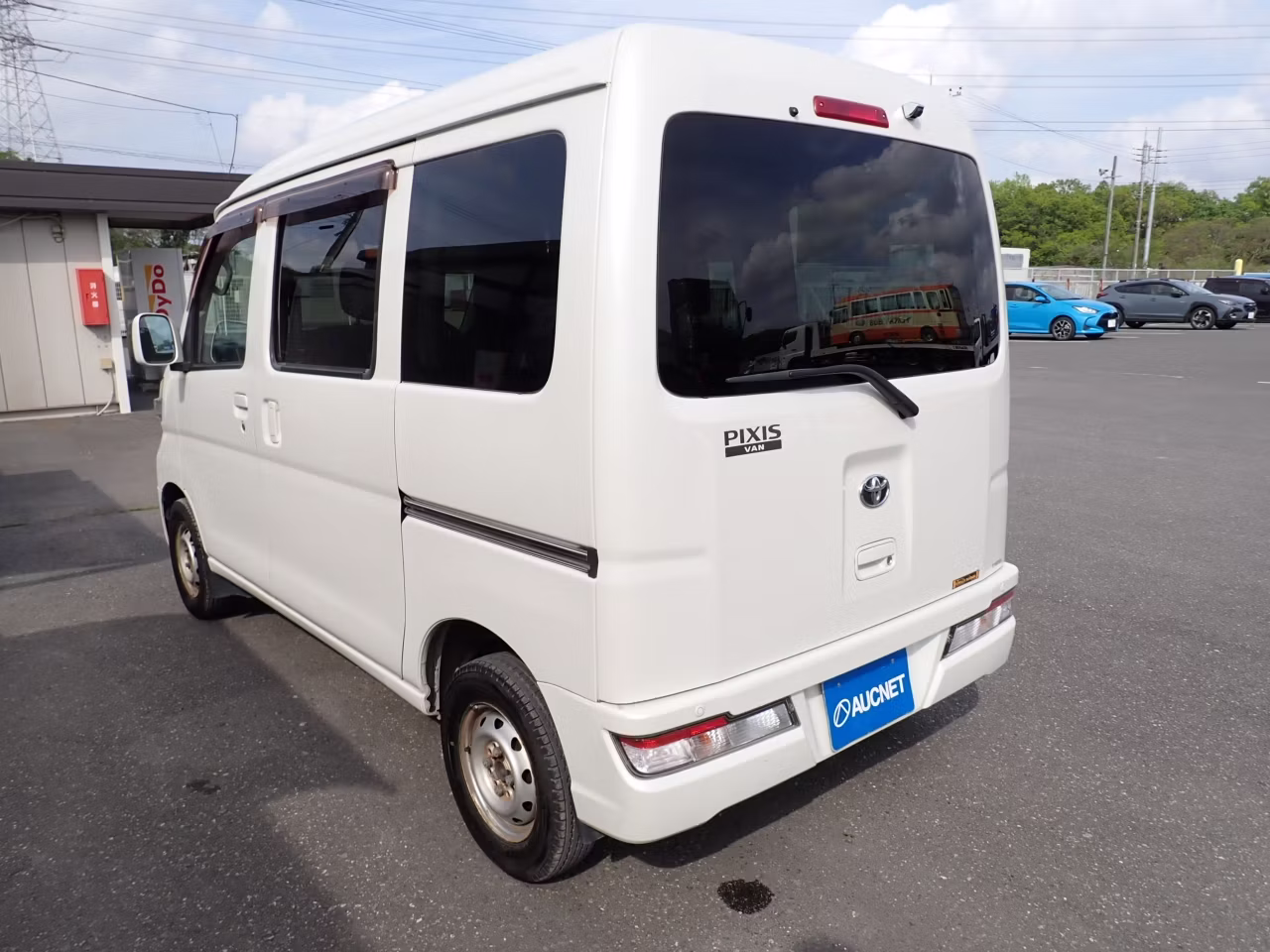 TOYOTA PIXIS VAN