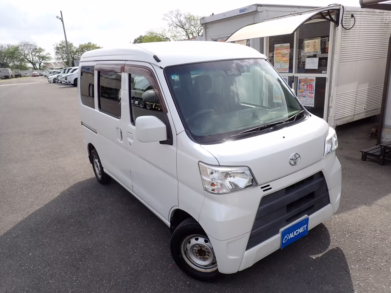 TOYOTA PIXIS VAN