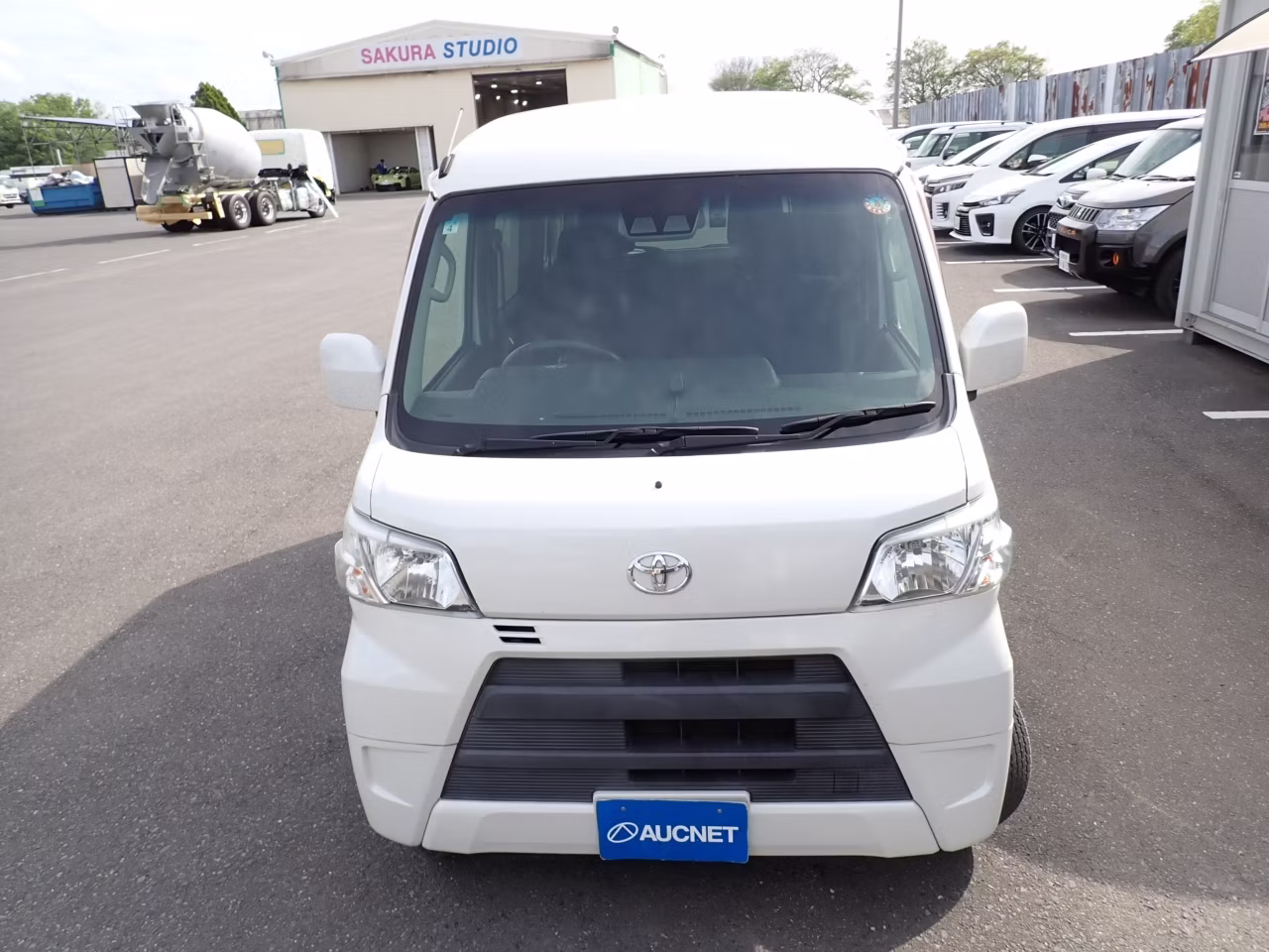 TOYOTA PIXIS VAN