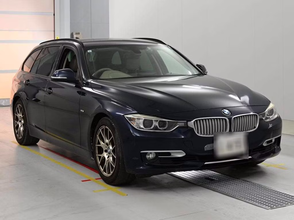 BMW 3-SERIES