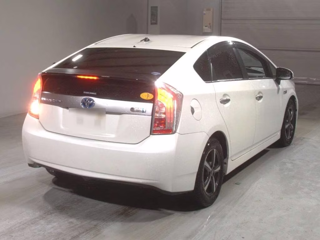 TOYOTA PRIUS PHV