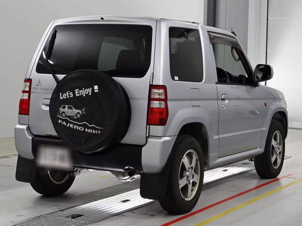 MITSUBISHI PAJERO MINI