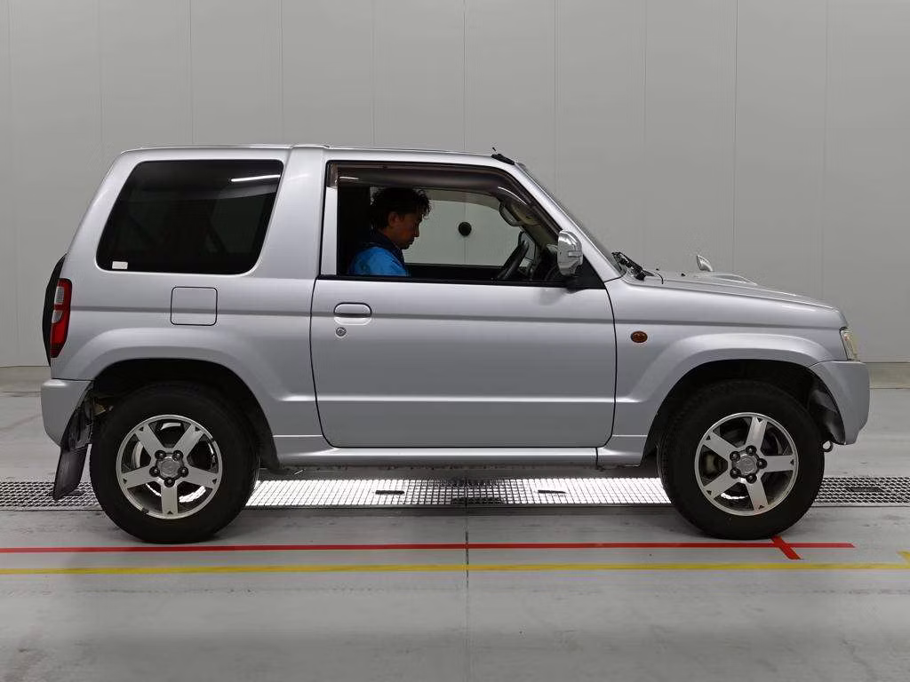 MITSUBISHI PAJERO MINI
