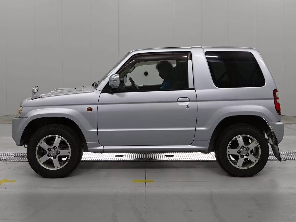 MITSUBISHI PAJERO MINI