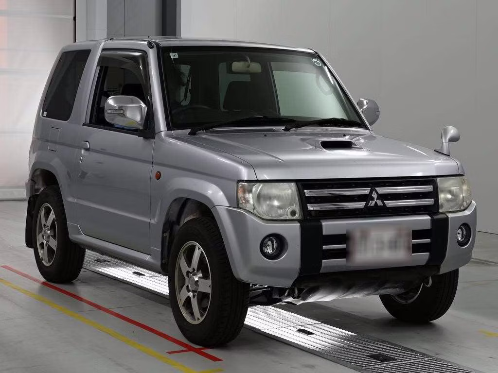MITSUBISHI PAJERO MINI
