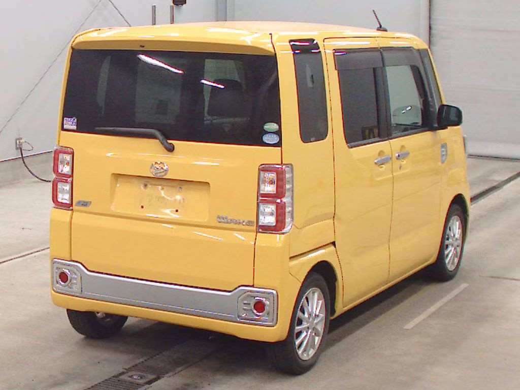 DAIHATSU WAKE