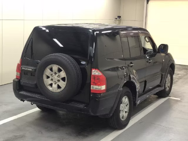 MITSUBISHI PAJERO