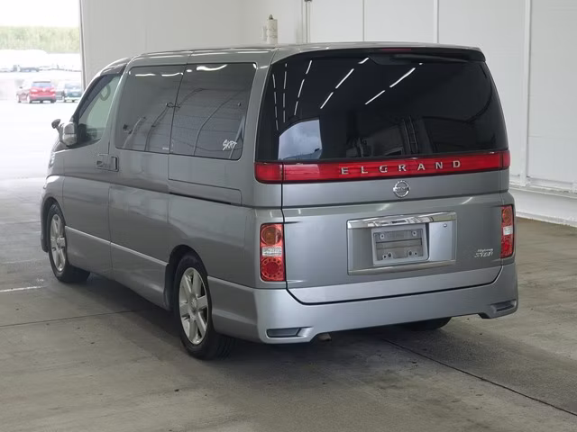 NISSAN ELGRAND