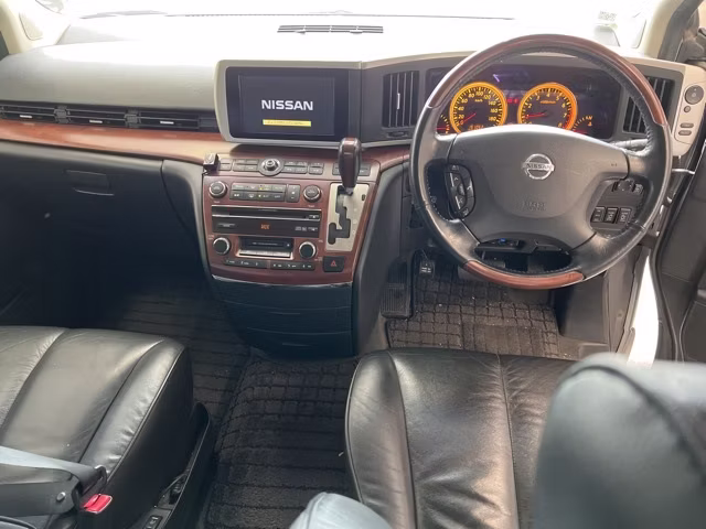 NISSAN ELGRAND