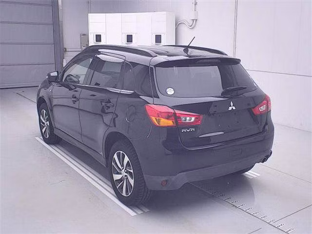 MITSUBISHI RVR