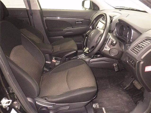 MITSUBISHI RVR