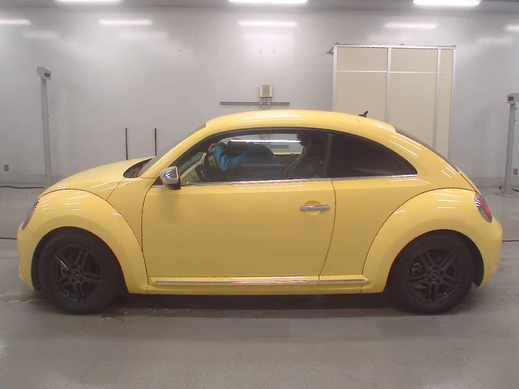 VOLKSWAGEN BEETLE