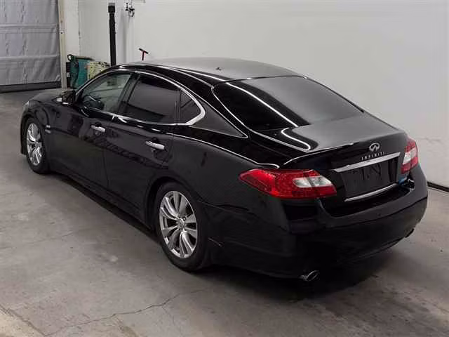 NISSAN FUGA