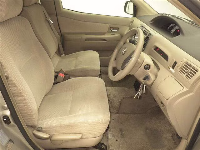 TOYOTA RAUM
