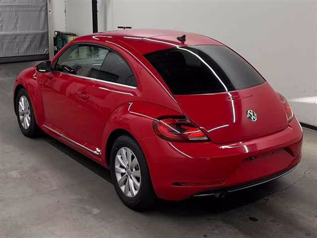 VOLKSWAGEN BEETLE