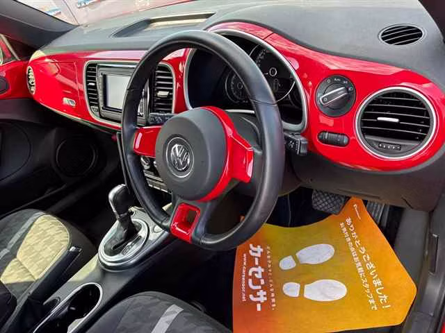VOLKSWAGEN BEETLE