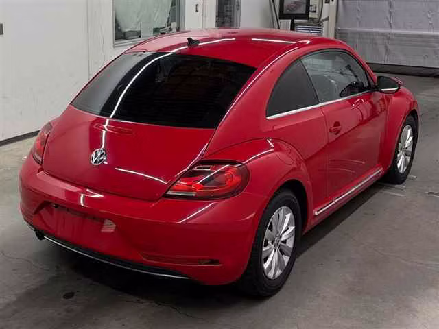 VOLKSWAGEN BEETLE