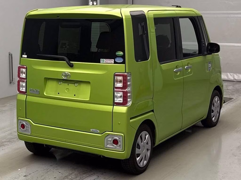 TOYOTA PIXIS MEGA