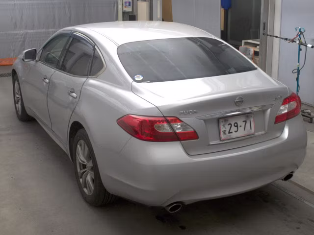 NISSAN FUGA