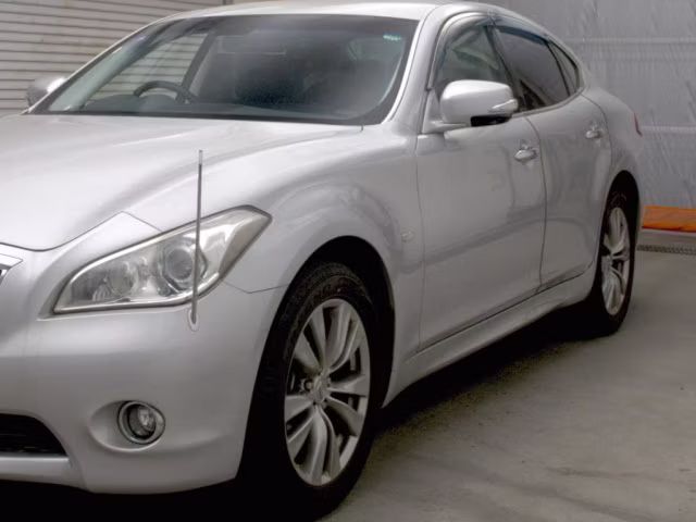 NISSAN FUGA