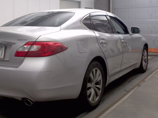 NISSAN FUGA