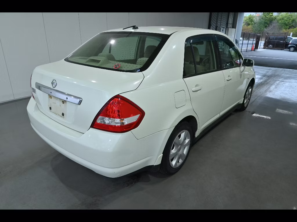 NISSAN TIIDA LATIO