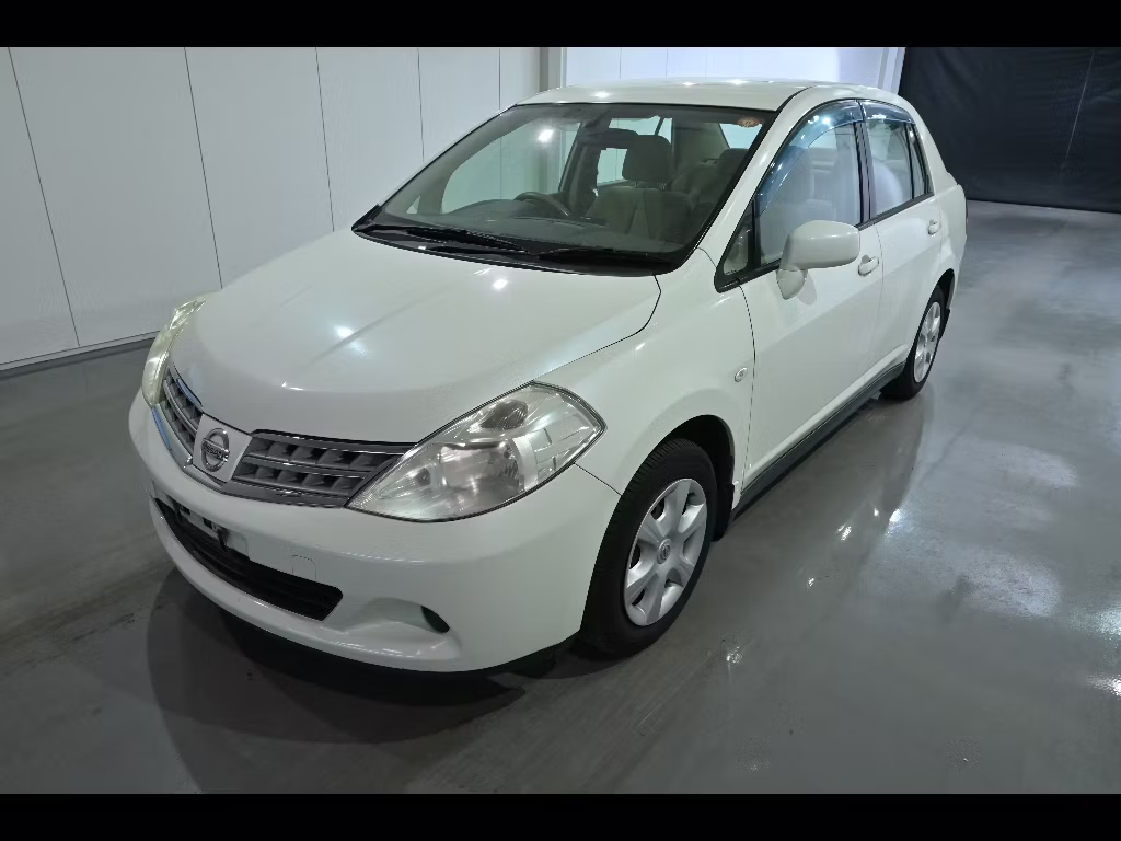 NISSAN TIIDA LATIO