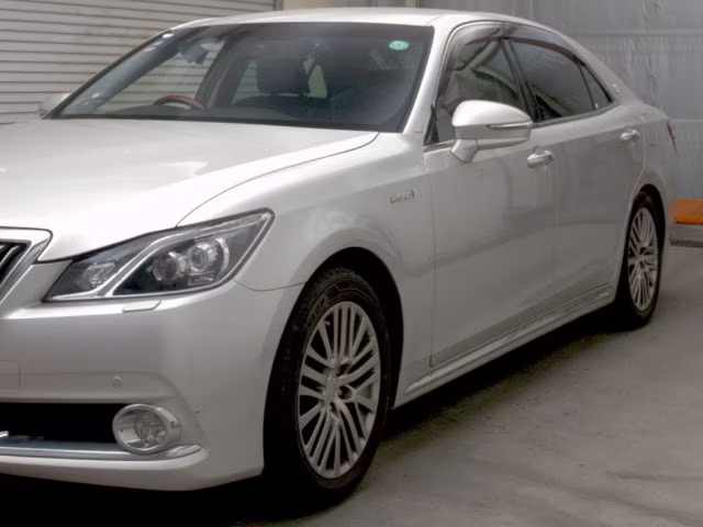 TOYOTA CROWN MAJESTA