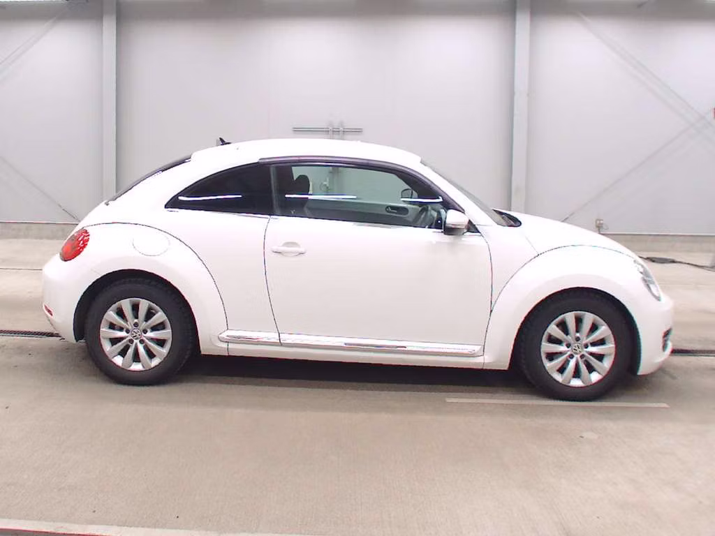 VOLKSWAGEN BEETLE