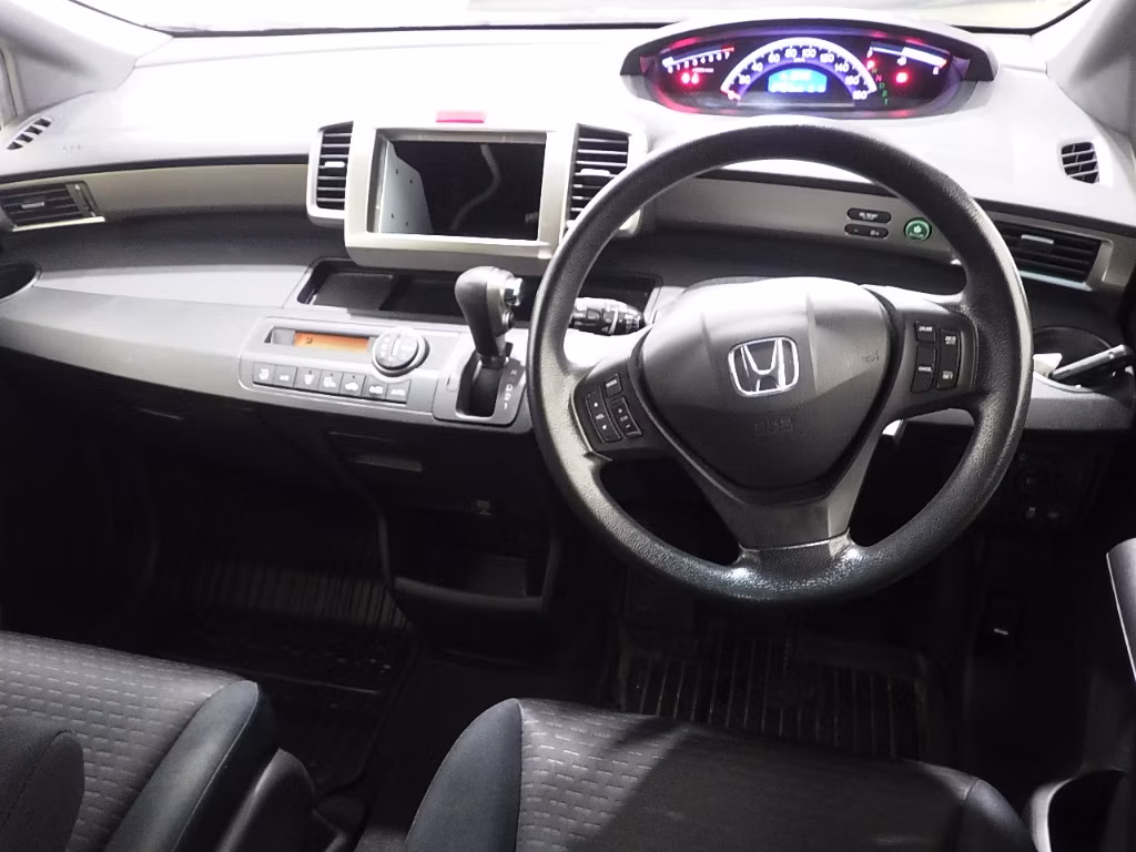 HONDA FREED SPIKE