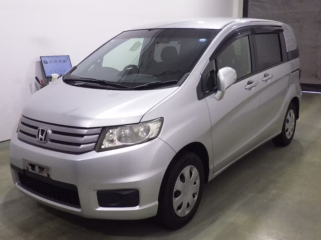 HONDA FREED SPIKE
