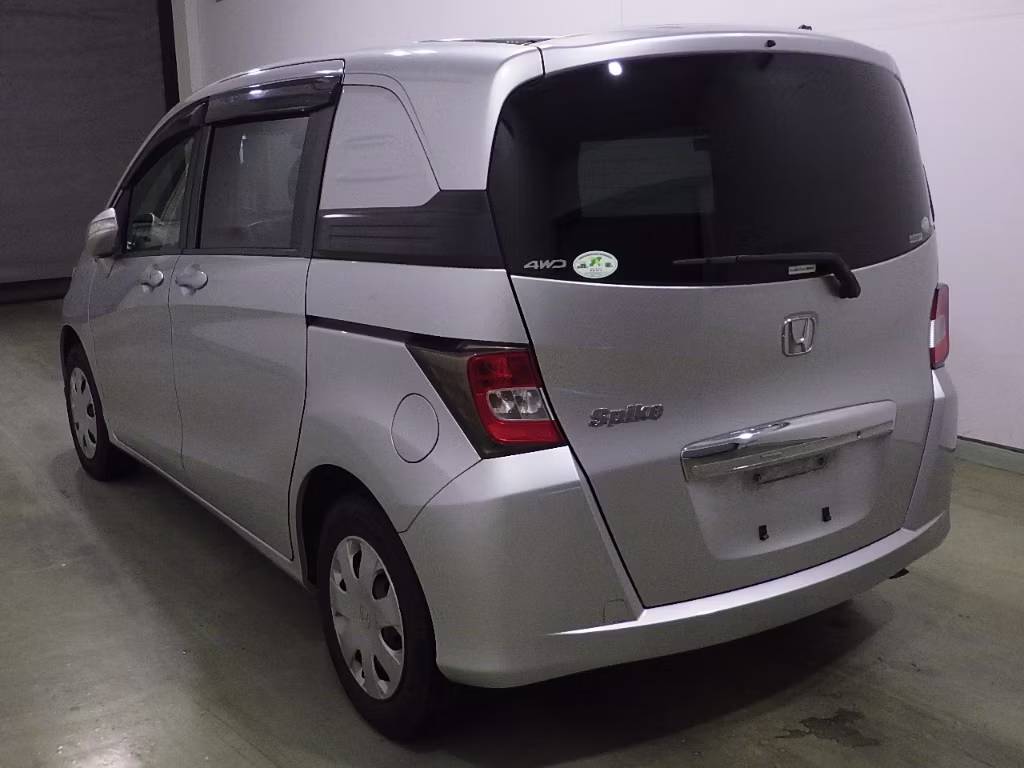 HONDA FREED SPIKE