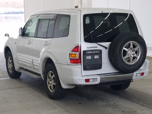 MITSUBISHI PAJERO