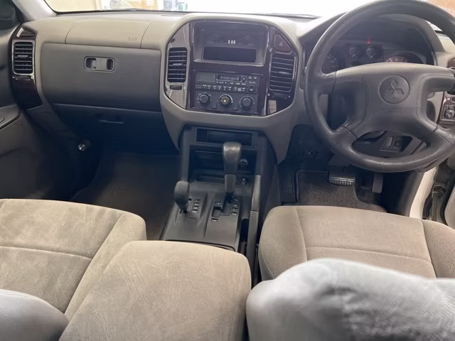 MITSUBISHI PAJERO