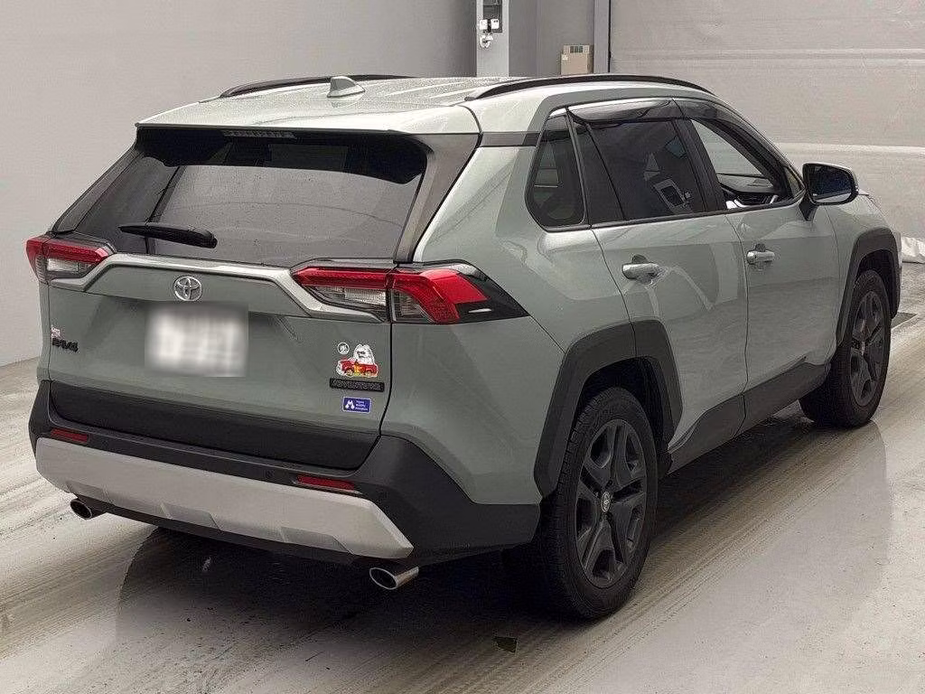 TOYOTA RAV4