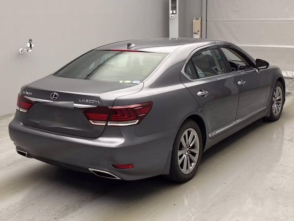 LEXUS LS600H