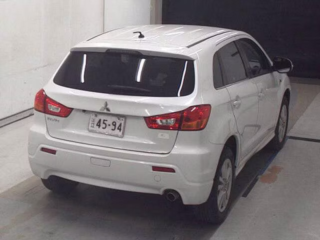 MITSUBISHI RVR